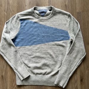 Tommy Hilfiger Grey Sweater with Blue Print
